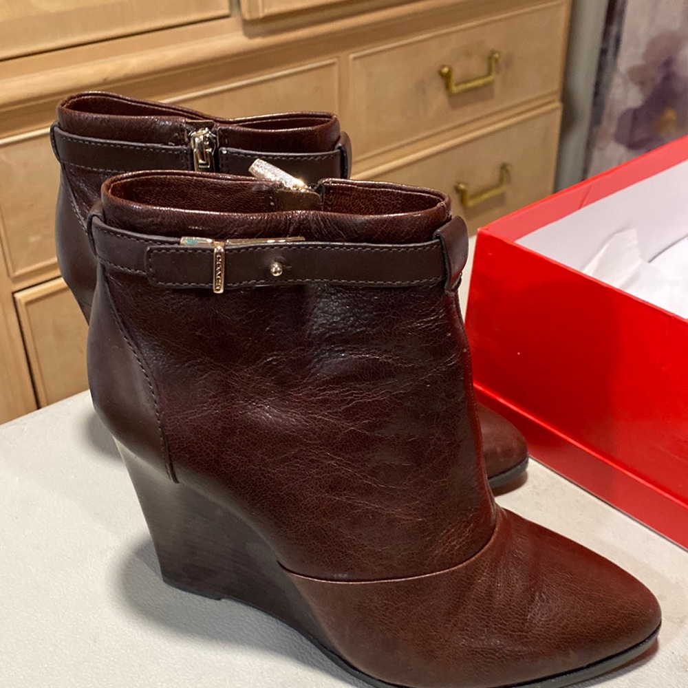 Coach brown leather ankle booties size 9. Very good condition.